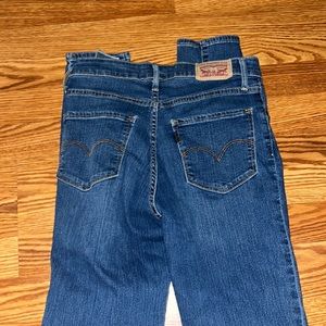 Levi’s size 27 slightly worn jeans